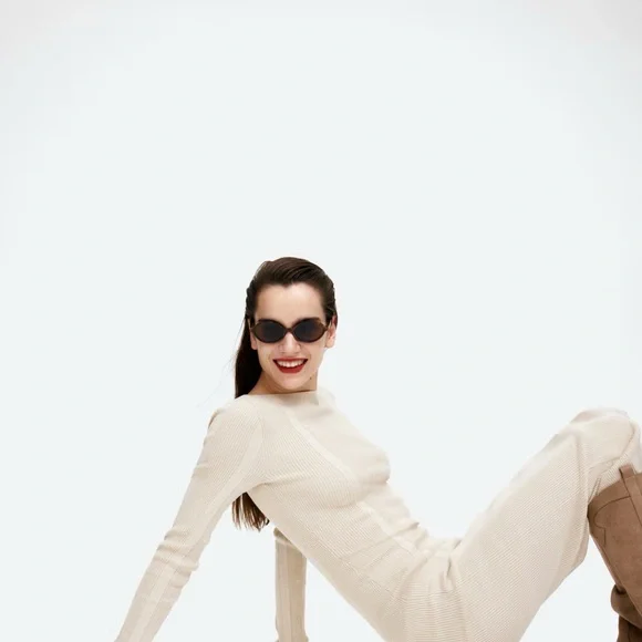 H&M RIBBED KNIT BODYCON DRESS - Picture 3 of 4